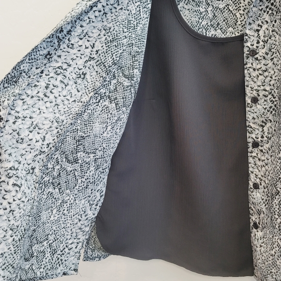 Notations Gray, Black & White Animal Print Blouse Top Women's Size Small - Picture 6 of 8